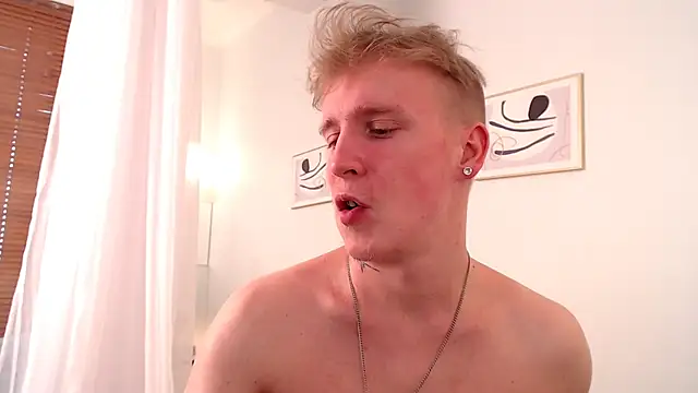 AlexxSweet webcam