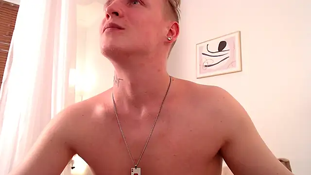 AlexxSweet webcam