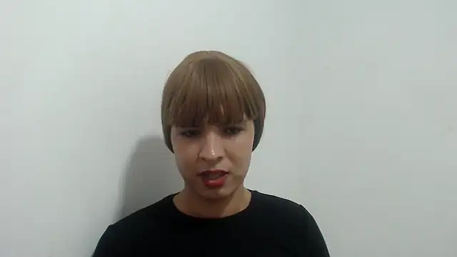 estefania224 webcam