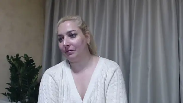 sweetpussy13 webcam