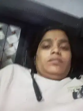 Trisha_71 webcam