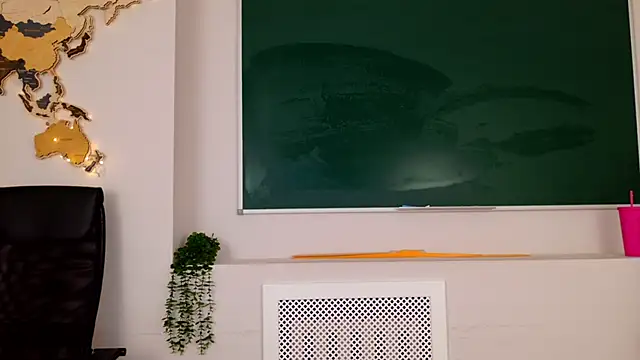 CamillaLarson webcam
