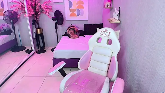 Maggy_t18 webcam