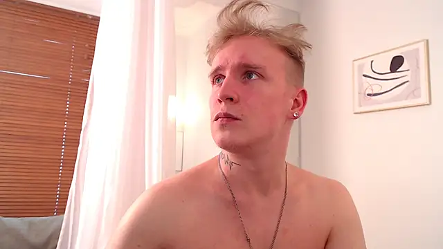 AlexxSweet webcam