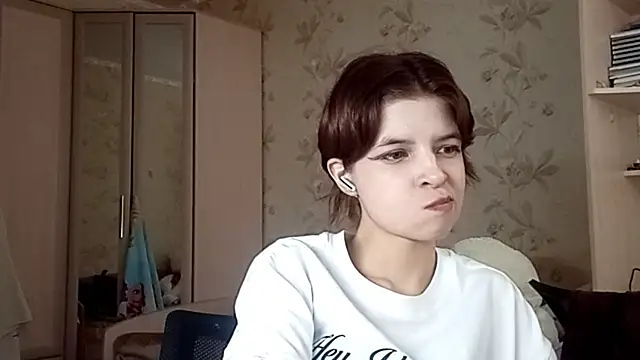 LowkeyIndigo webcam