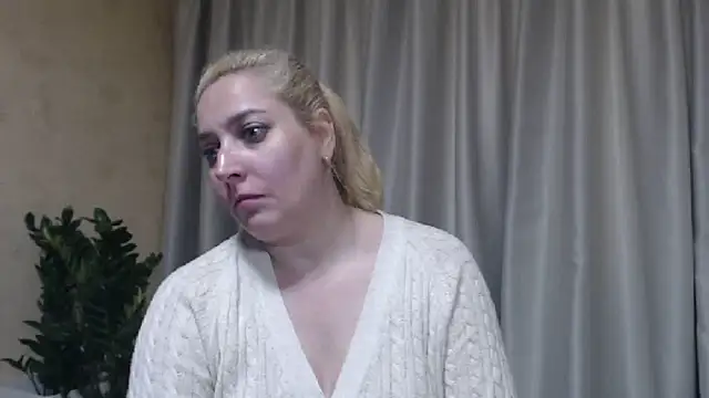 sweetpussy13 webcam