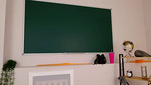 CamillaLarson webcam