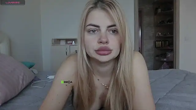 ShamlesssAdell webcam