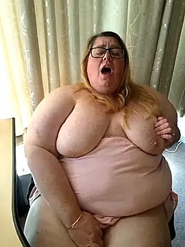 iceprincess2bad4u - Iceprincess2bad4u's free webcam - UK Sex Cams