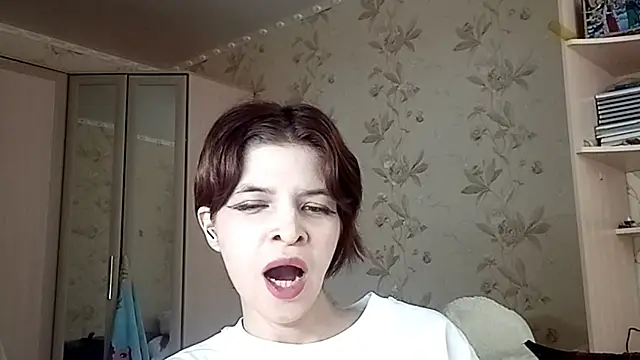 LowkeyIndigo webcam