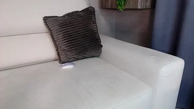 yummy_blonde webcam