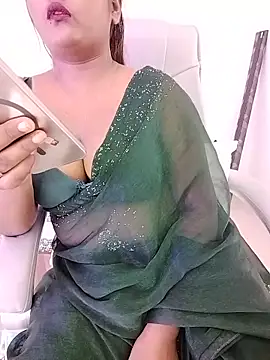LoveLy-Soneya webcam