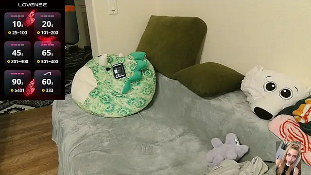 Blondiewithanass webcam