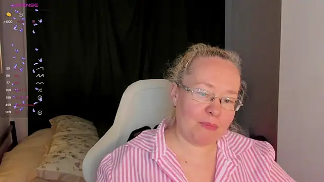 ViolaSmithh webcam