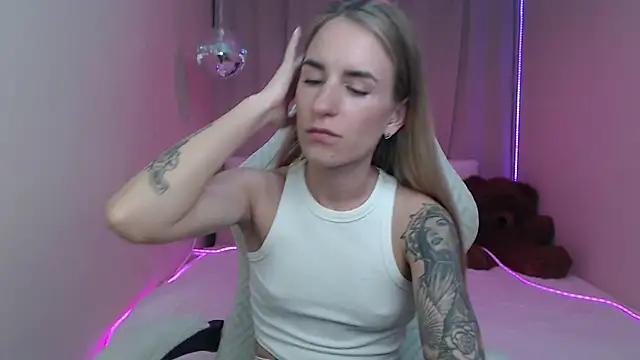 DeboraHorny webcam
