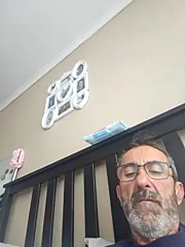 VibrantElderly webcam