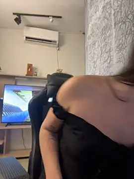 saracaball_ webcam