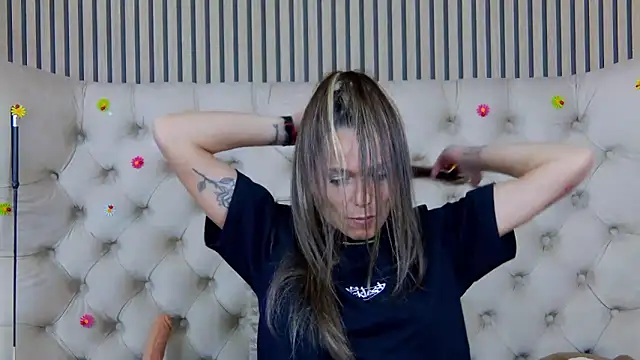 PlayfulShow webcam