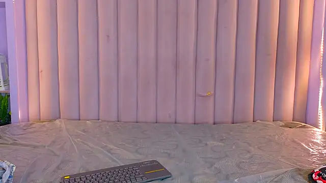 Meganlove__ webcam