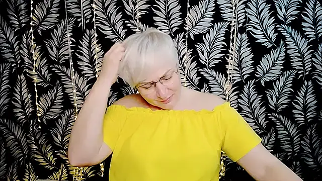 Olivia_playful webcam