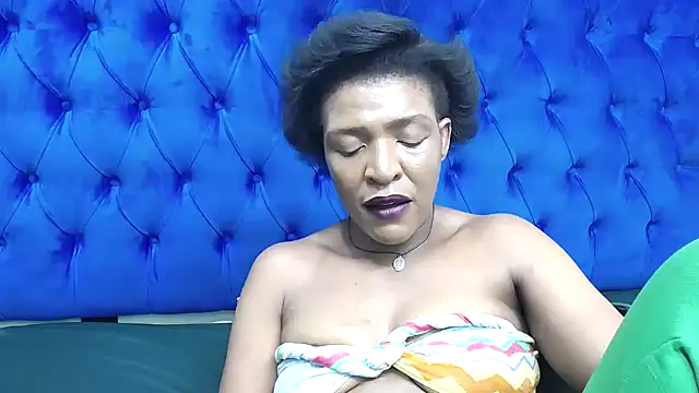 SpicyQueenxxxx webcam