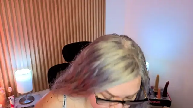 MarianL0ve webcam