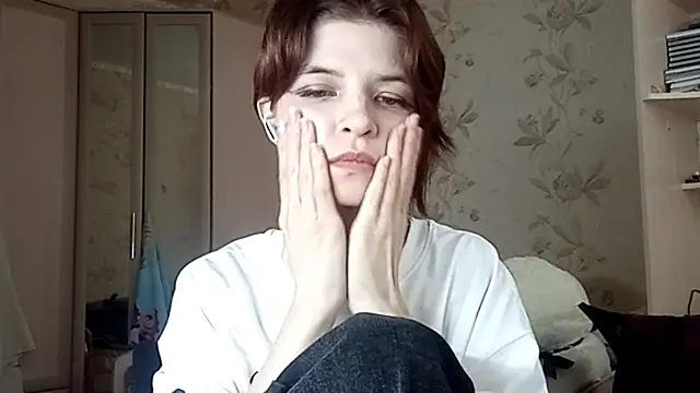 LowkeyIndigo webcam