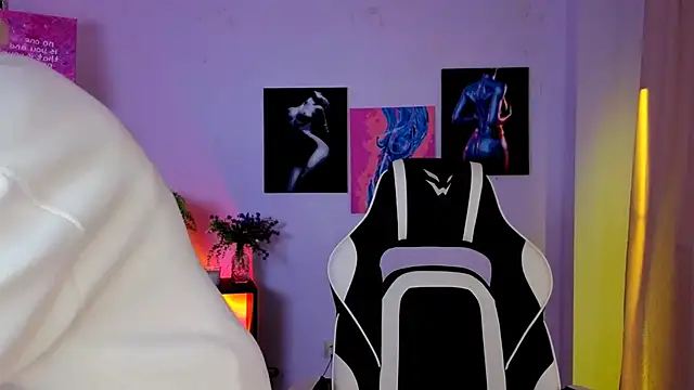 ElenaMonroe webcam