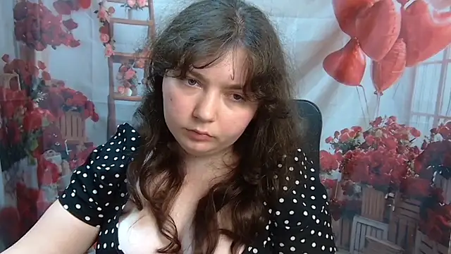 NeonilaLisova webcam