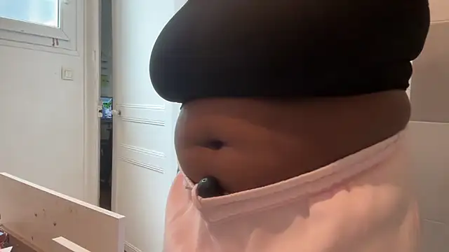 nanaisbackk webcam