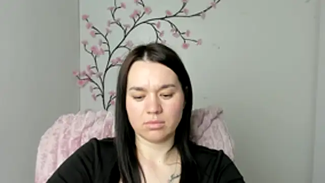Lola_Saymyname webcam