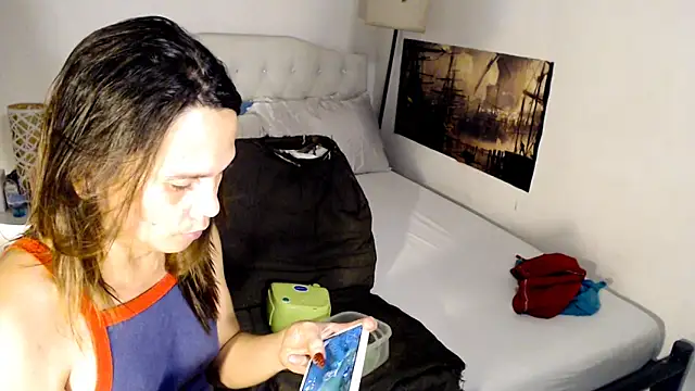 NinaDOM4CUM webcam