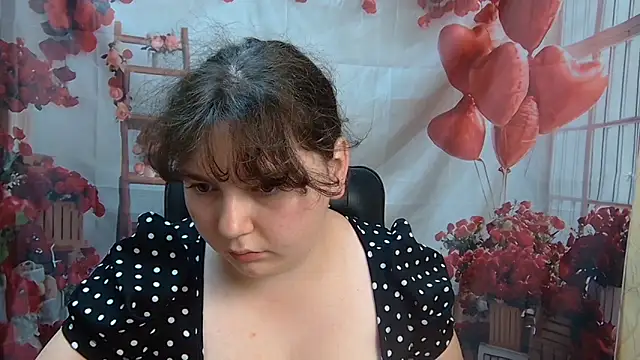 NeonilaLisova webcam