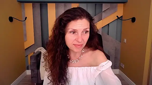 EllaLong webcam