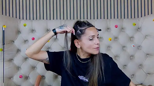 PlayfulShow webcam