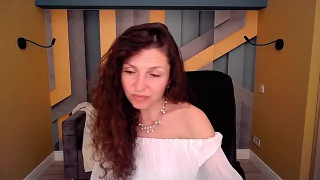 EllaLong webcam