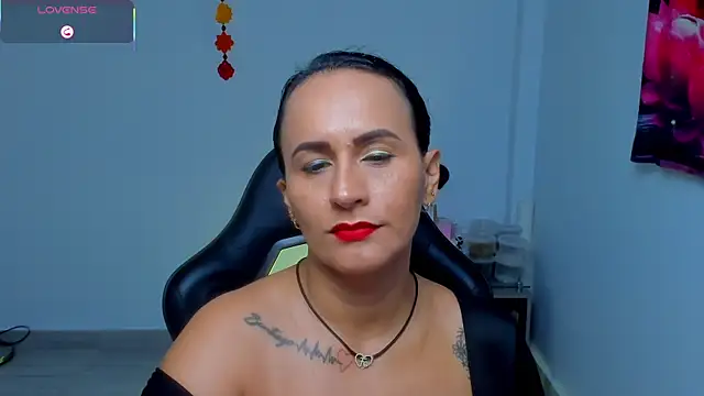 Sara_Charmy webcam