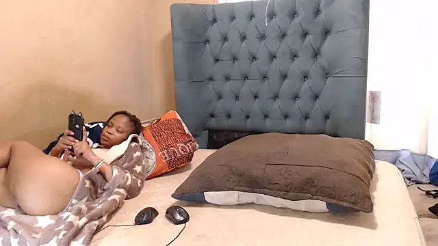 EbonyEssence webcam