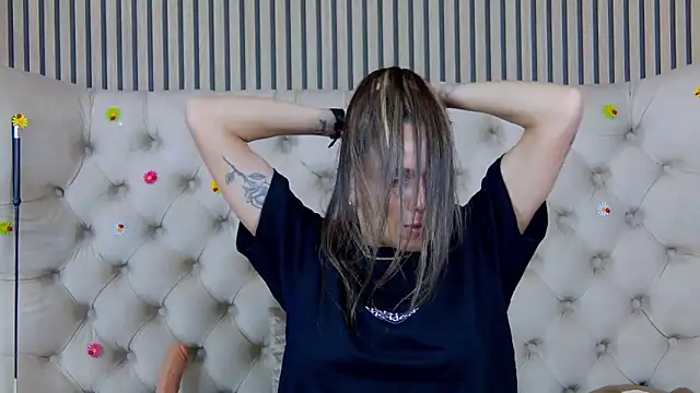 PlayfulShow webcam