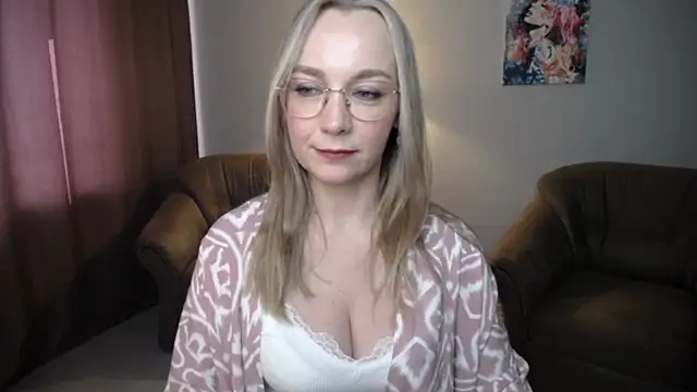 Ava_Elior webcam