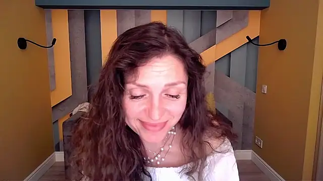 EllaLong webcam