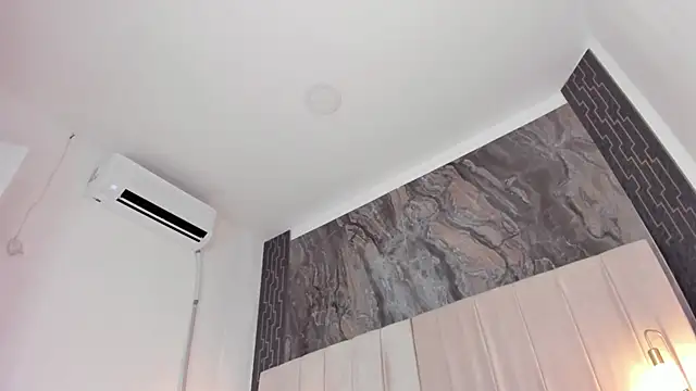 sarita_rouzze webcam