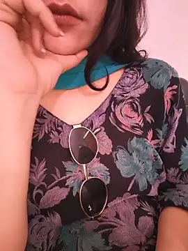 zoya_baby_ webcam