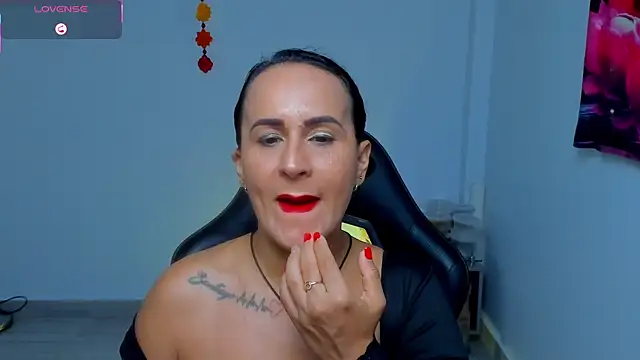Sara_Charmy webcam