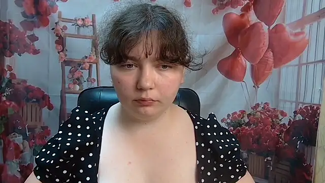 NeonilaLisova webcam