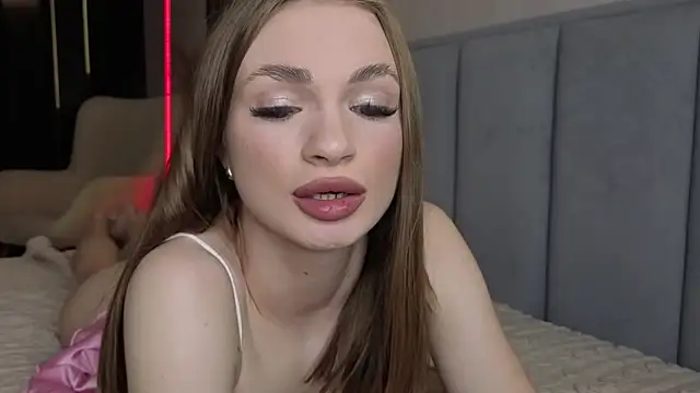 Pussyya777 webcam