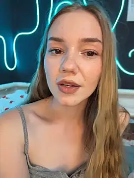MilaMoone webcam