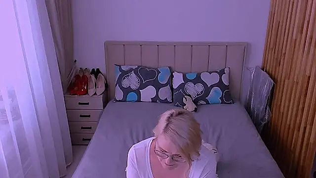sabrinamacmarren webcam