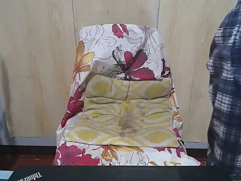 CreamyHotPussy4u webcam