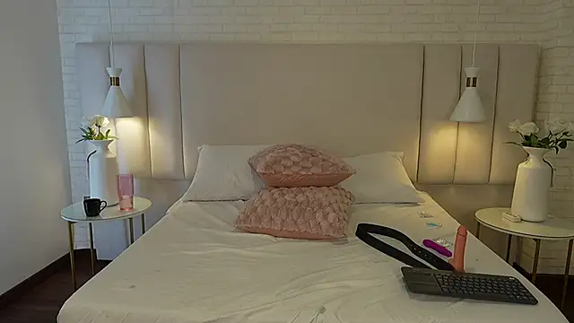 GabyJones_ webcam